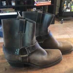 Frye Harness 8R Ankle Boots